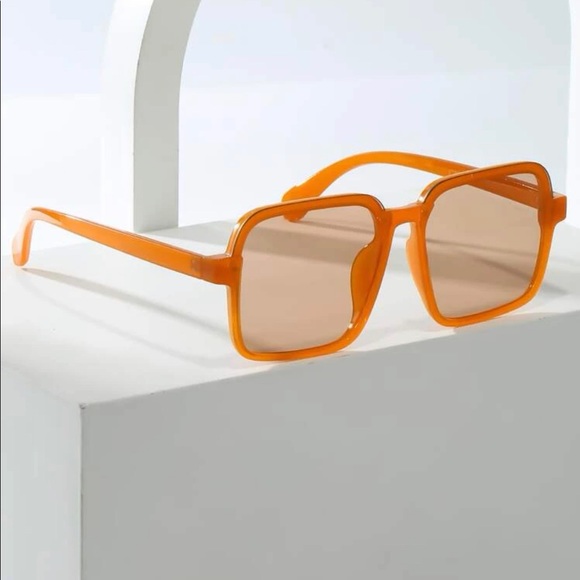 Groovy glasses - Picture 1 of 2